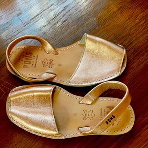 Pons women’s size 6 gold sandal